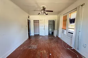 418 N Bunert, Corsicana, TX 75110 - Photo 2