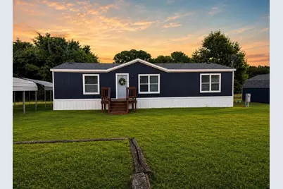 113 Lazy Meadow Court, Springtown, TX 76082 - Photo 2
