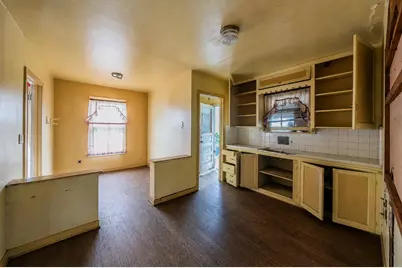 5801 Kilpatrick Avenue, Fort Worth, TX 76107 - Photo 2