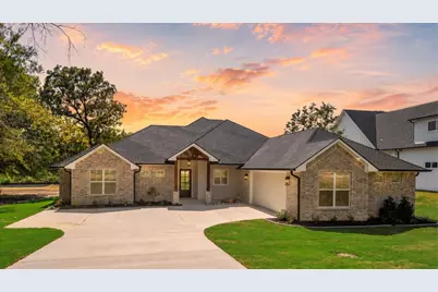 566 Clubhouse Drive, Corsicana, TX 75109 - Photo 1