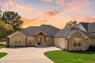 566 Clubhouse Dr, Corsicana, TX 75109 - Photo 2