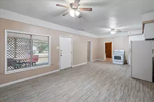 212 W 3rd St, Purdon, TX 76679 - Photo 4