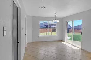 8109 Zephyr Ct, Arlington, TX 76002 - Photo 6