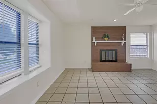 919 Southmoor Dr, Arlington, TX 76010 - Photo 2