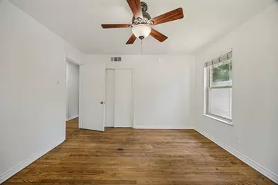 10422 Lake Gardens Drive, Dallas, TX 75218 - Photo 14