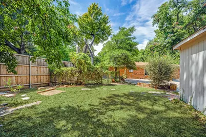 10422 Lake Gardens Drive, Dallas, TX 75218 - Photo 24