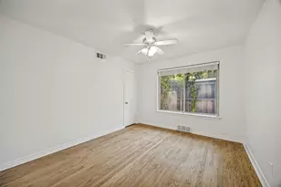 10422 Lake Gardens Dr, Dallas, TX 75218 - Photo 18