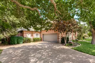 1119 Winding Brook Dr, Garland, TX 75044 - Photo 2