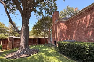 2024 N St Andrews Ct, Arlington, TX 76011 - Photo 4