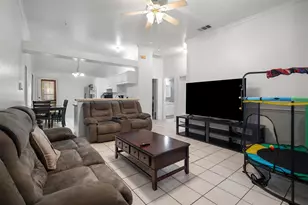 1724 Willow Hollow Dr, Garland, TX 75040 - Photo 4