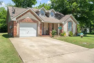 1724 Willow Hollow Dr, Garland, TX 75040 - Photo 1