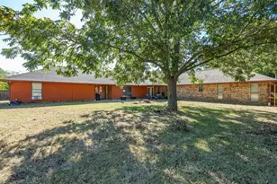 840 Lynn Ann Dr, Red Oak, TX 75154 - Photo 2
