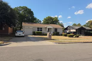 1017 E Spurgeon St, Fort Worth, TX 76115 - Photo 2