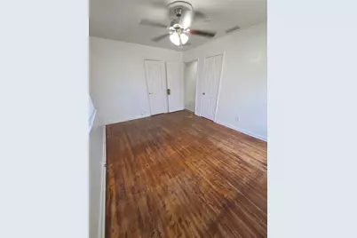 1017 E Spurgeon Street, Fort Worth, TX 76115 - Photo 6