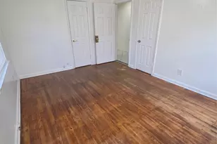 1017 E Spurgeon St, Fort Worth, TX 76115 - Photo 6