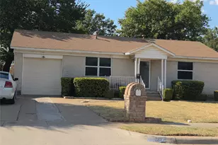 1017 E Spurgeon St, Fort Worth, TX 76115 - Photo 1