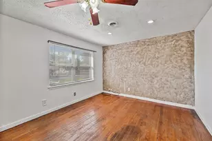 1017 E Spurgeon St, Fort Worth, TX 76115 - Photo 10