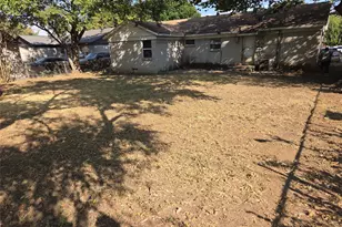 1017 E Spurgeon St, Fort Worth, TX 76115 - Photo 18