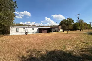 520 N Mlk Ave, Wortham, TX 76693 - Photo 2