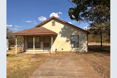 520 N Mlk Avenue, Wortham, TX 76693 - Photo 8