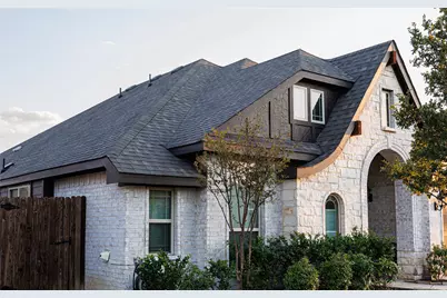 324 W Milas Lane, Glenn Heights, TX 75154 - Photo 2