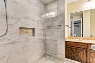 5705 Marvin Loving Dr, Garland, TX 75043 - Photo 4