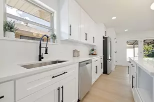 9102 Lindaro Ln, Dallas, TX 75228 - Photo 14