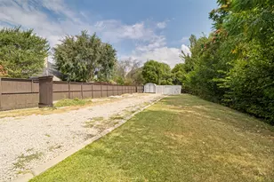 2202 Country Hollow Ln, Garland, TX 75040 - Photo 26