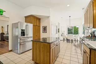 2202 Country Hollow Ln, Garland, TX 75040 - Photo 10