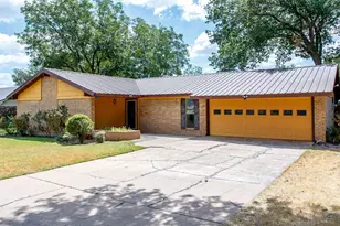 1009 W Edwards, Olney, TX 76374 - Photo 2