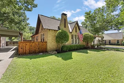 115 Bellevue Drive, Cleburne, TX 76033 - Photo 2