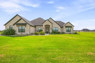 212 Buena Vista Dr, Godley, TX 76044 - Photo 2