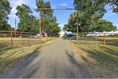 10381 Fm 512, Wolfe City, TX 75496 - Photo 22