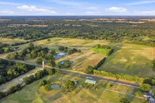 10381 FM512, Wolfe City, TX 75496 - Photo 28