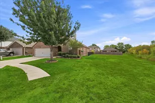 9200 Comanche Ridge Dr, Fort Worth, TX 76131 - Photo 2