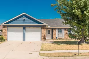 1609 Country Ln, Arlington, TX 76018 - Photo 1