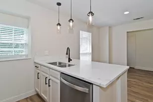 1609 Country Ln, Arlington, TX 76018 - Photo 10