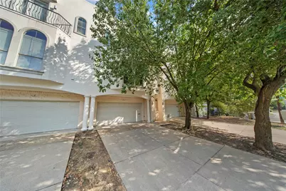 2022 N Fitzhugh Avenue #B, Dallas, TX 75204 - Photo 4