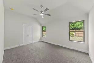425 Water Crest Ln, Glenn Heights, TX 75154 - Photo 12