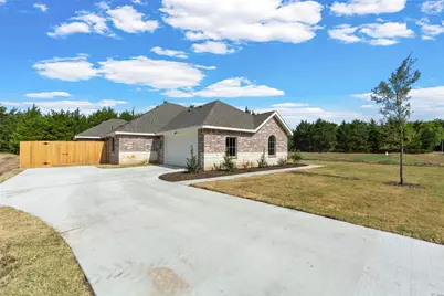425 Watercrest Lane, Glenn Heights, TX 75154 - Photo 2