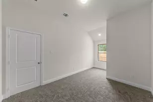 425 Water Crest Ln, Glenn Heights, TX 75154 - Photo 16