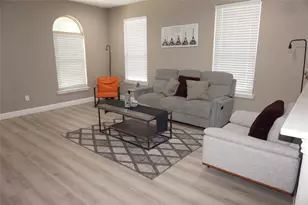 4819 Baldwin St, Dallas, TX 75210 - Photo 2