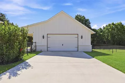 1072 Paradise Parkway, Poolville, TX 76487 - Photo 4