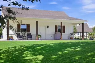 1072 Paradise Pkwy, Poolville, TX 76487 - Photo 32