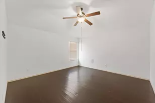 2236 Sparrow Hawk Ct, Grand Prairie, TX 75052 - Photo 26