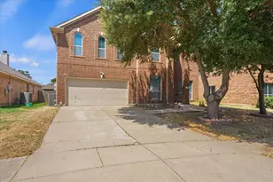 2236 Sparrow Hawk Ct, Grand Prairie, TX 75052 - Photo 1
