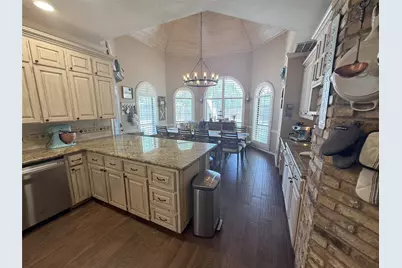 100 Kings Row Drive, Mansfield, TX 76063 - Photo 8