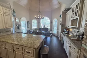 100 Kings Row Dr, Mansfield, TX 76063 - Photo 10