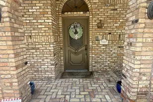100 Kings Row Dr, Mansfield, TX 76063 - Photo 4