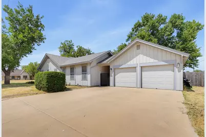360 S 11th Avenue, Munday, TX 76371 - Photo 4
